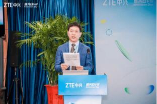 巴萨跟队记者：罗克将在巴萨穿19号球衣